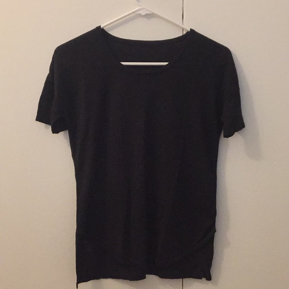 Lululemon merino wool, size 4 Tee